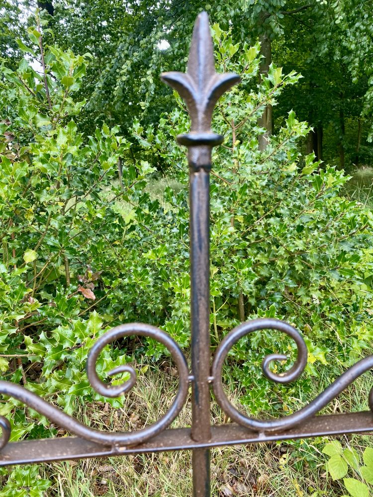 Zaun aus Metall " BARENGA" / Zaunteil / verziert / Vintagelook