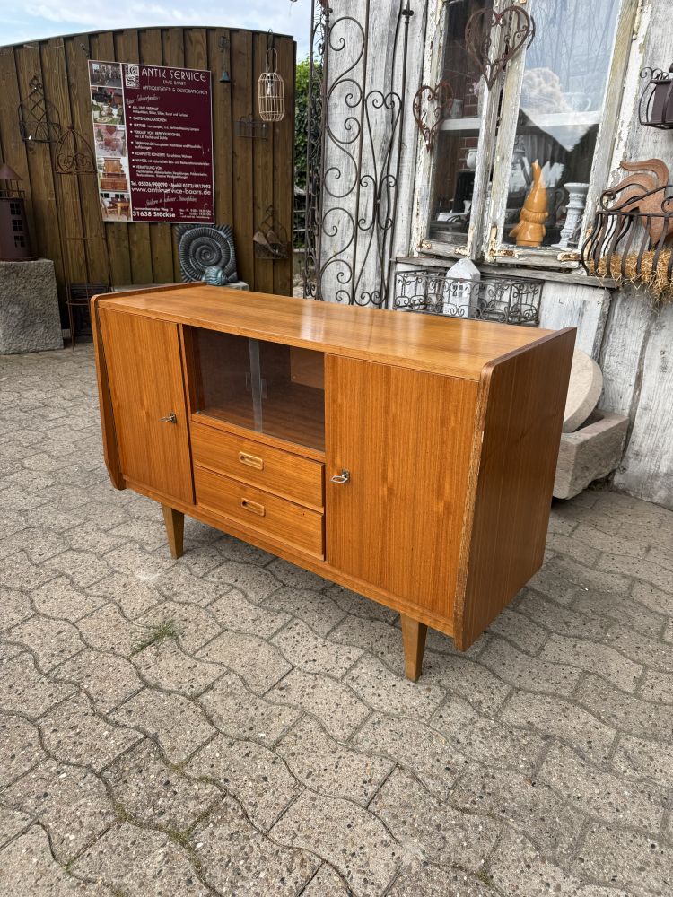 Sideboard „NUSSBAUM 1960“ – Mid Century Sideboard aus den 1960er Jahren