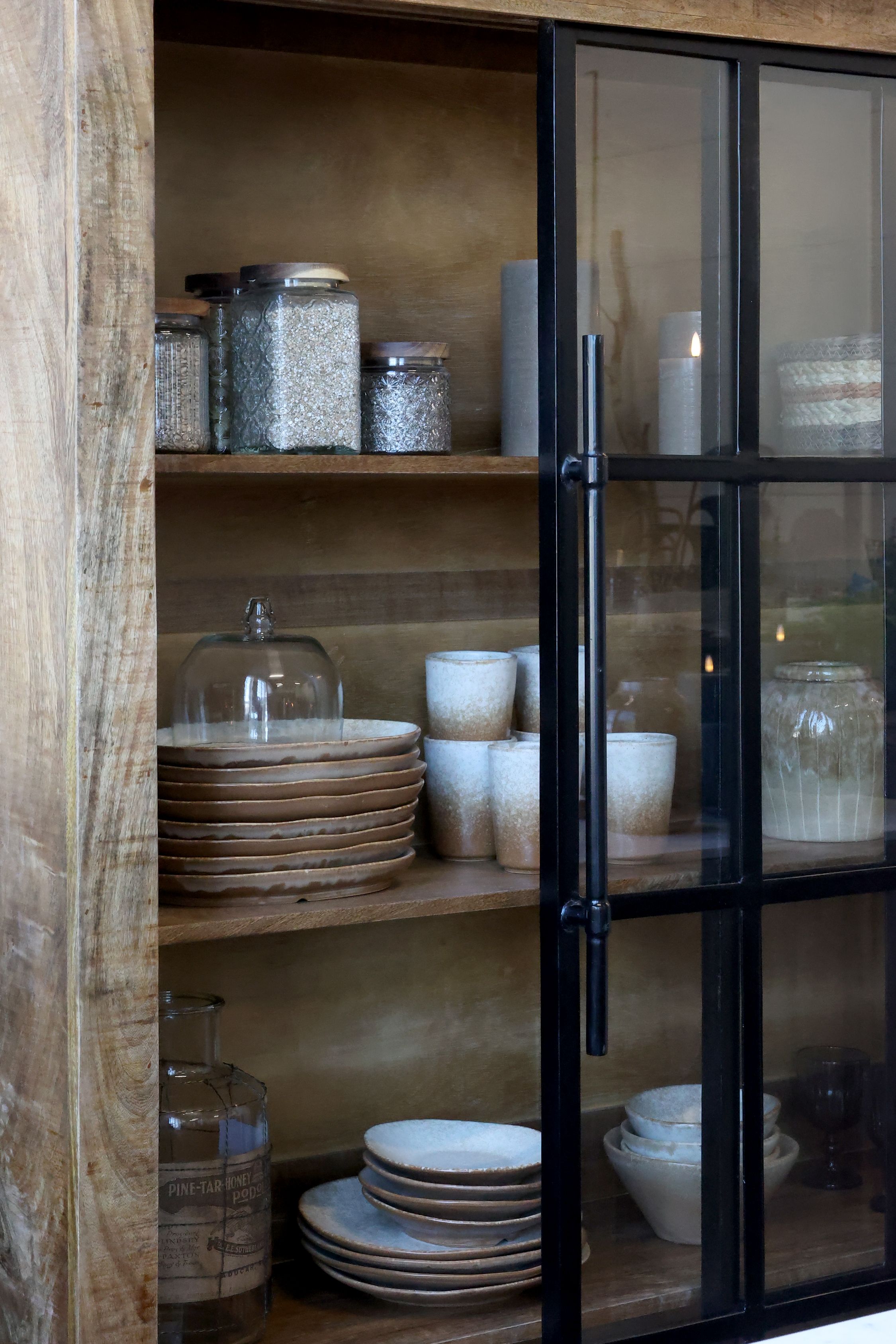 Chic Antique Paris Vitrinenschrank mit 2 Schiebetüren – Mangoholz & Eisen