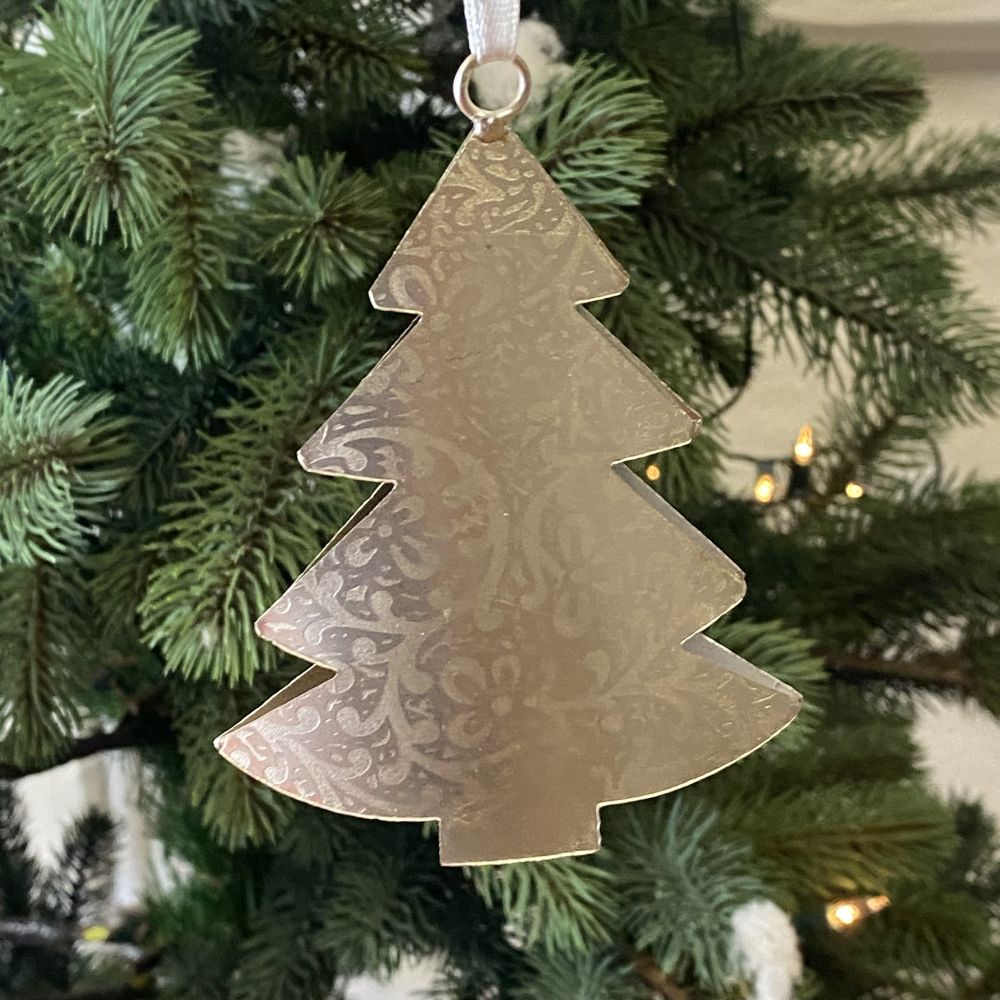 Weihnachtsbaumschmuck aus Metall / Tannenbaum geprägt / Handarbeit