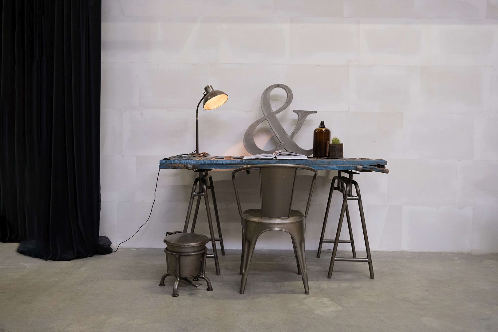 LIVING Stuhl -LIVING Stuhl - Eisen matt  / Industrialstyle von Trademark Living A/S