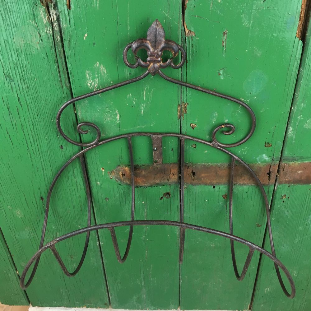 Schlauchhalter aus Metalldraht