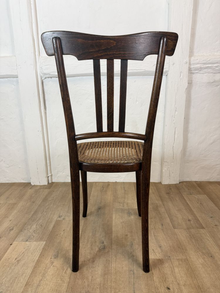 Antiker Kaffeehausstuhl mit Geflecht um 1900