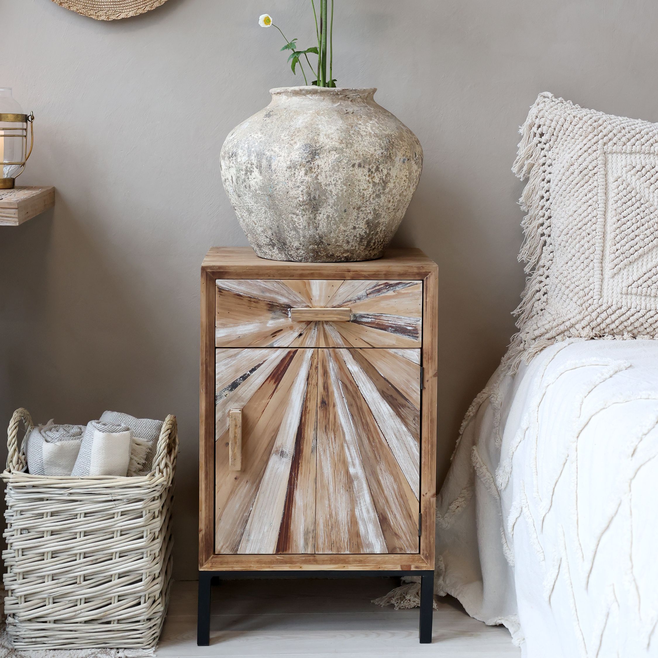 Chic Antique Schrank mit 1 Tür und Schublade / altes Holz
