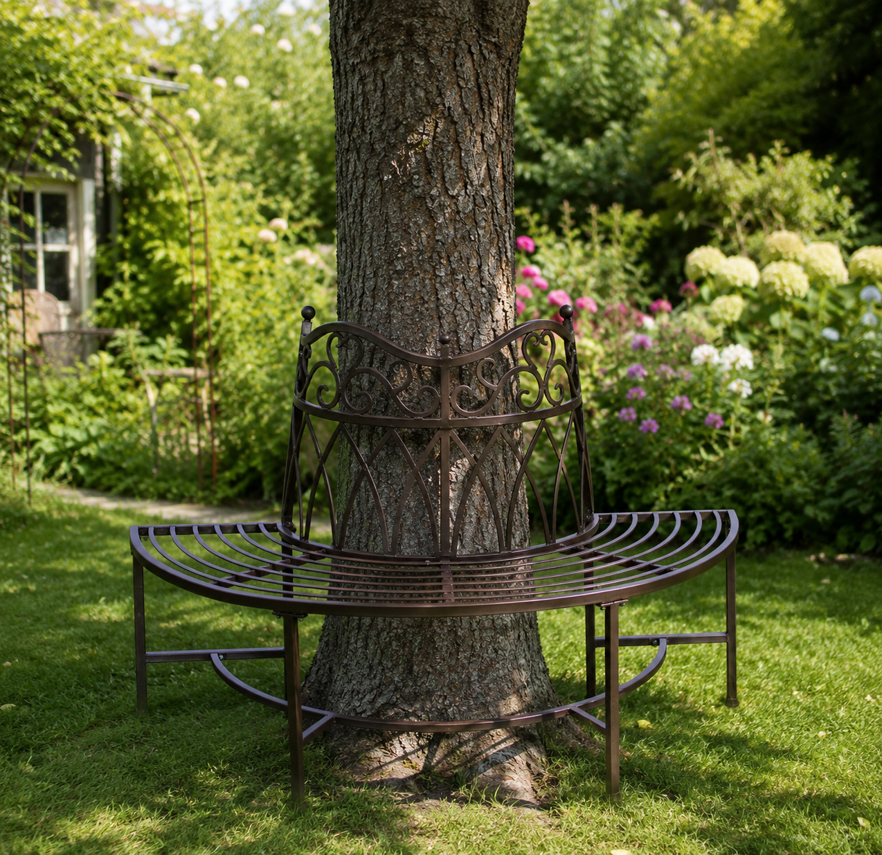 Halbrunde Gartenbank „BRUZA“ – Dekorativer Blickfang rund um Ihren Baum