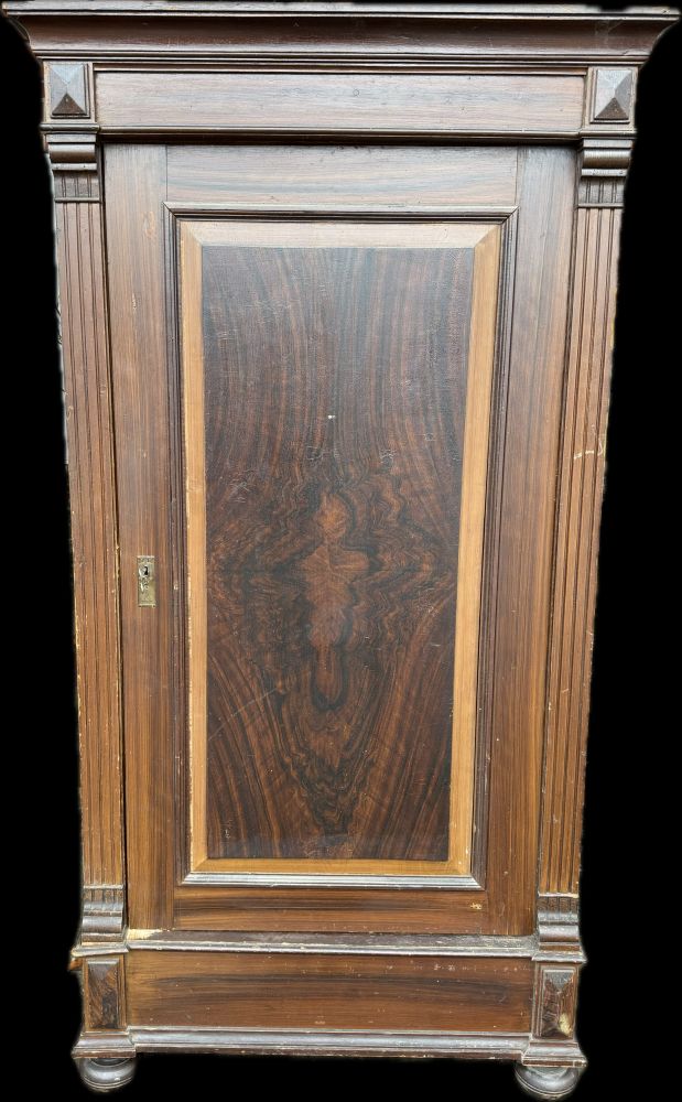Antiker Kleider- / Wäscheschrank um 1890 – eintürig – unrestauriert