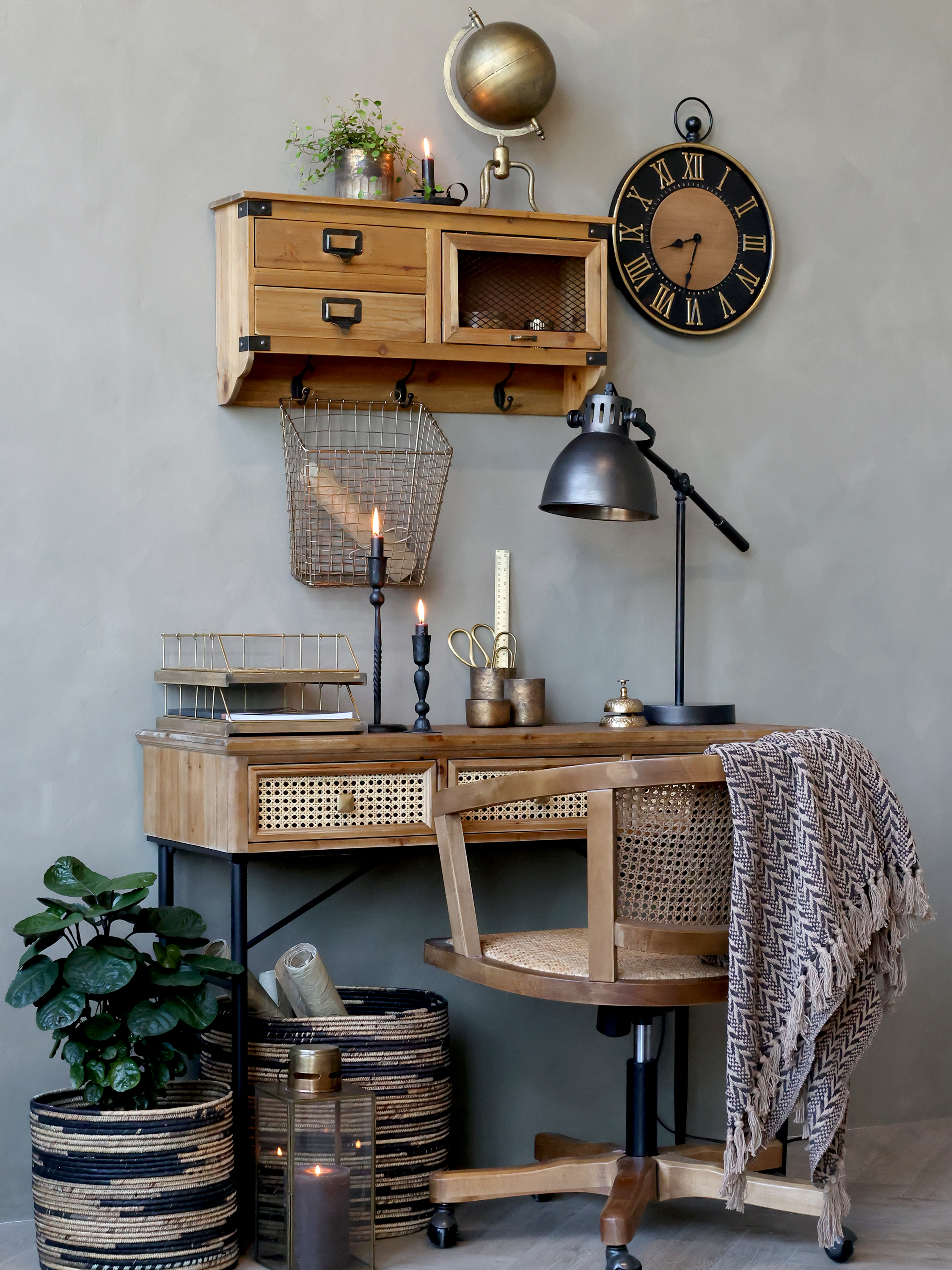Wandregal im Landhausstil mit 2 Schubladen und 3 Haken von Chic Antique – praktische Vintage-Eleganz für dein Zuhause