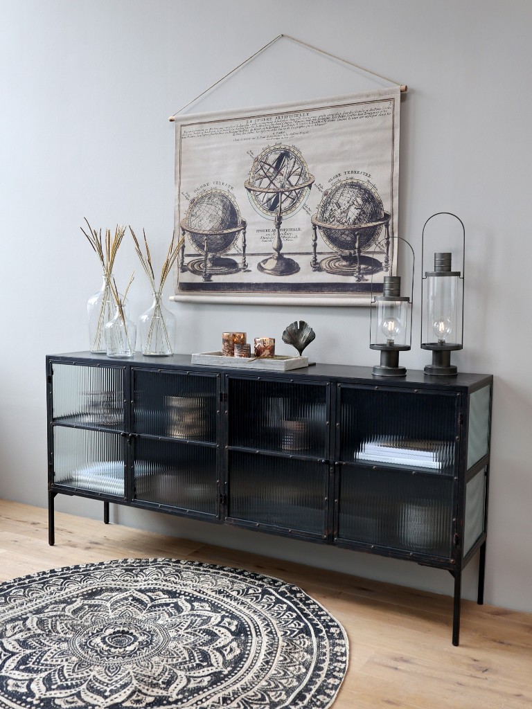 breiter Vitrinenschrank / Sideboard / INDUSTRIAL-LOOK