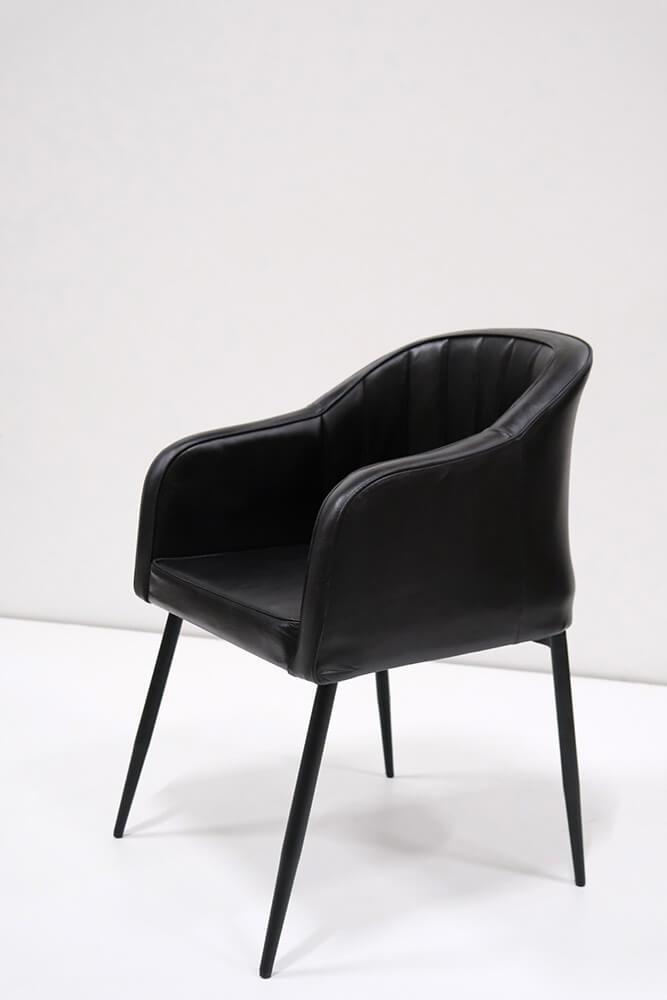 Queens Esszimmerstuhl / schwarzes Leder