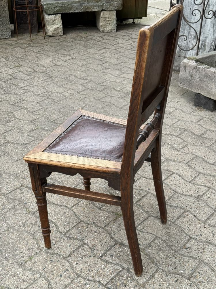 Antiker Stuhl aus Eiche mit Leder – um 1900