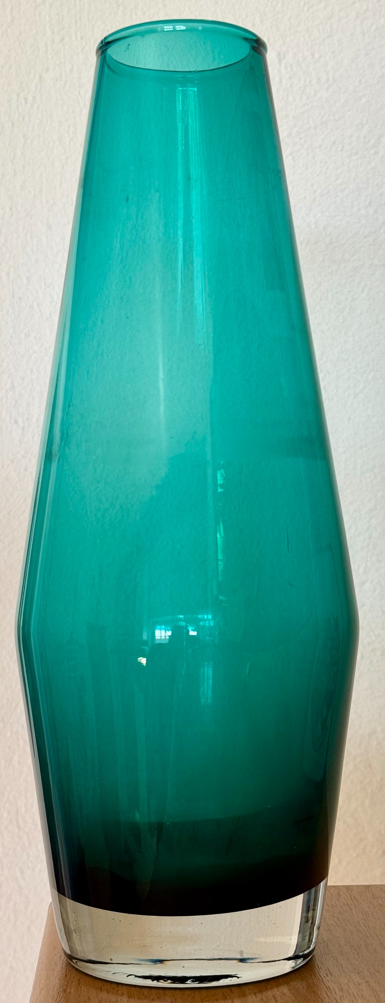 Finnische Glasvase in Petrol – Entwurf von Tamara Aladin für Riihimäen Lasi | 1960er Jahre