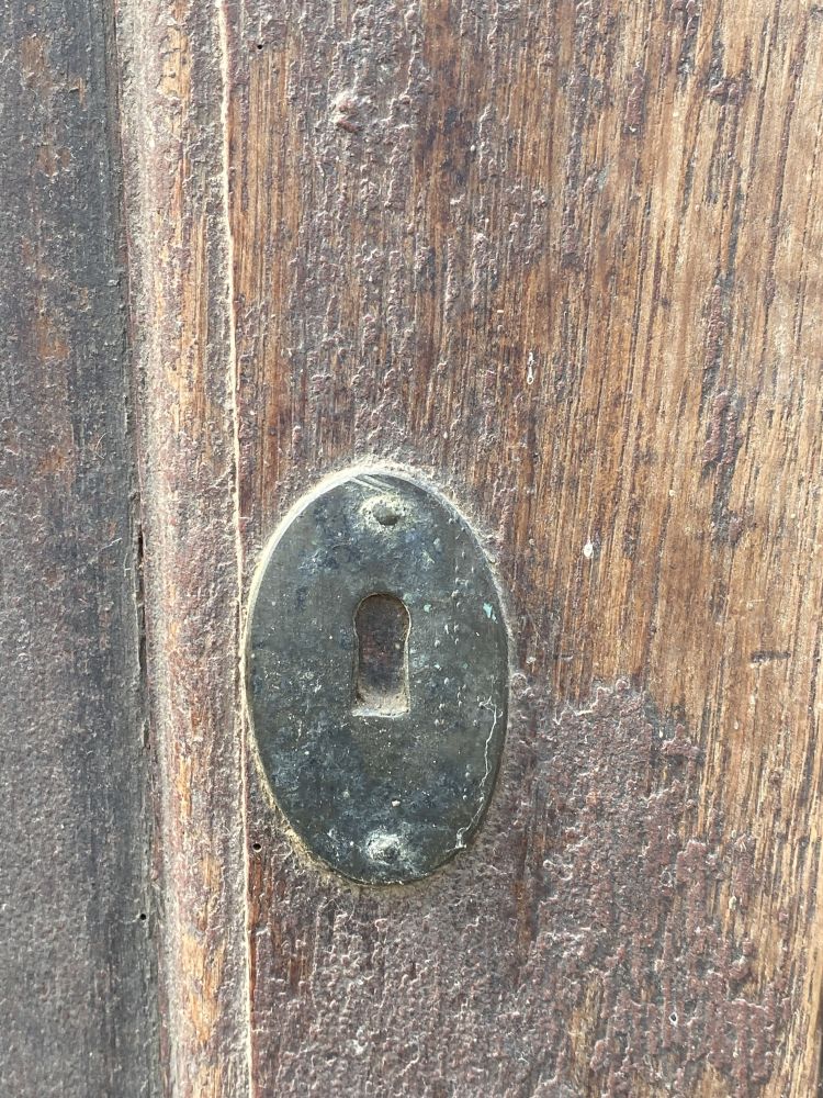 Eichenschrank / antik / unrestauriert / um 1800