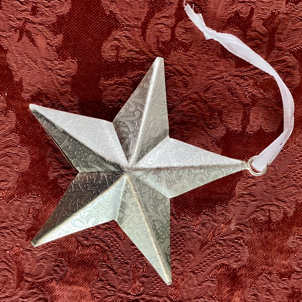 Weihnachtsbaumschmuck aus Metall / Stern geprägt / Handarbeit