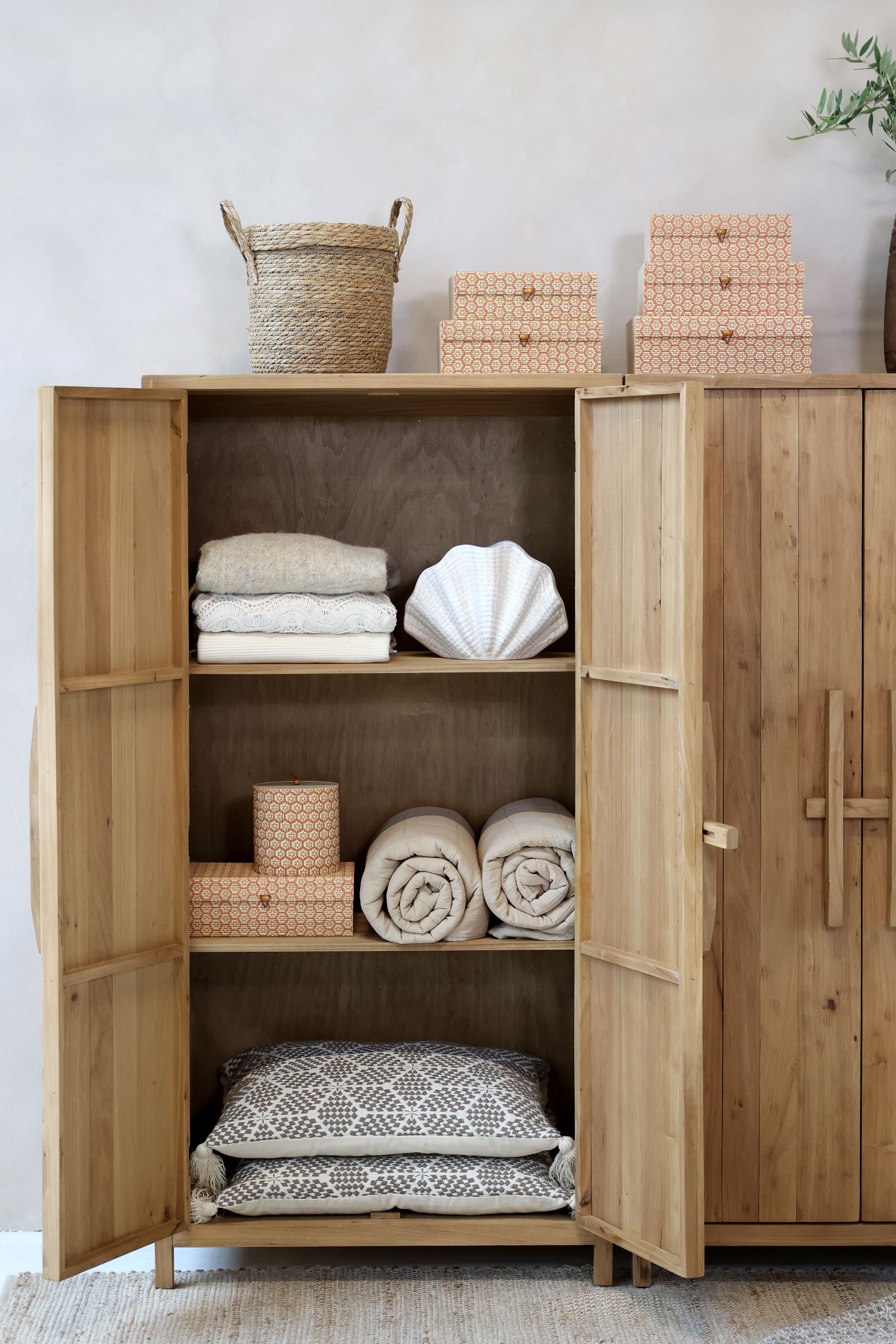 Chic Antique Schrank mit 2 Türen – Naturholz Ulme | Dänisches Design