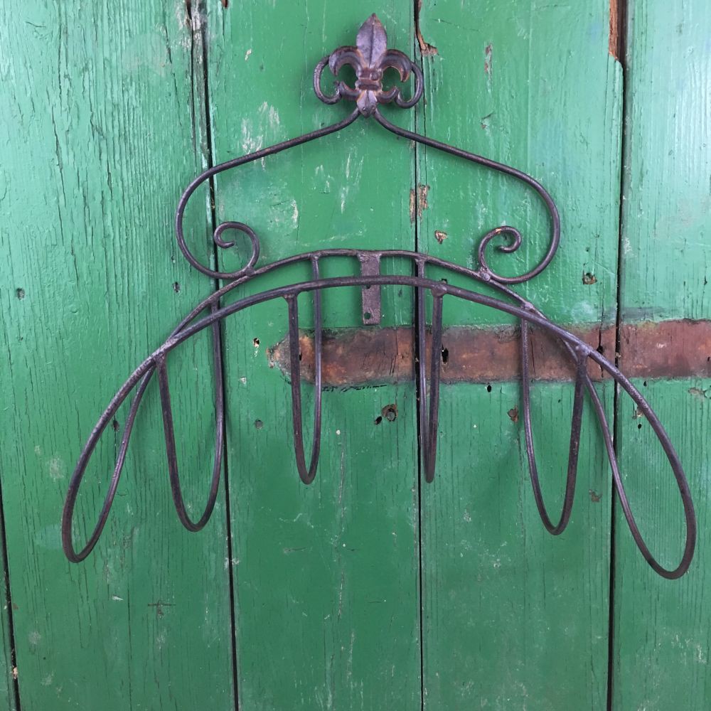 Schlauchhalter aus Metalldraht