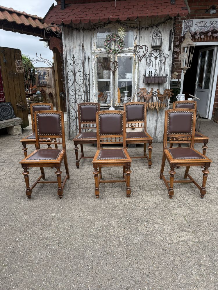7er-Satz Gründerzeit-Stühle aus Eiche mit Lederbezug – um 1890/1900