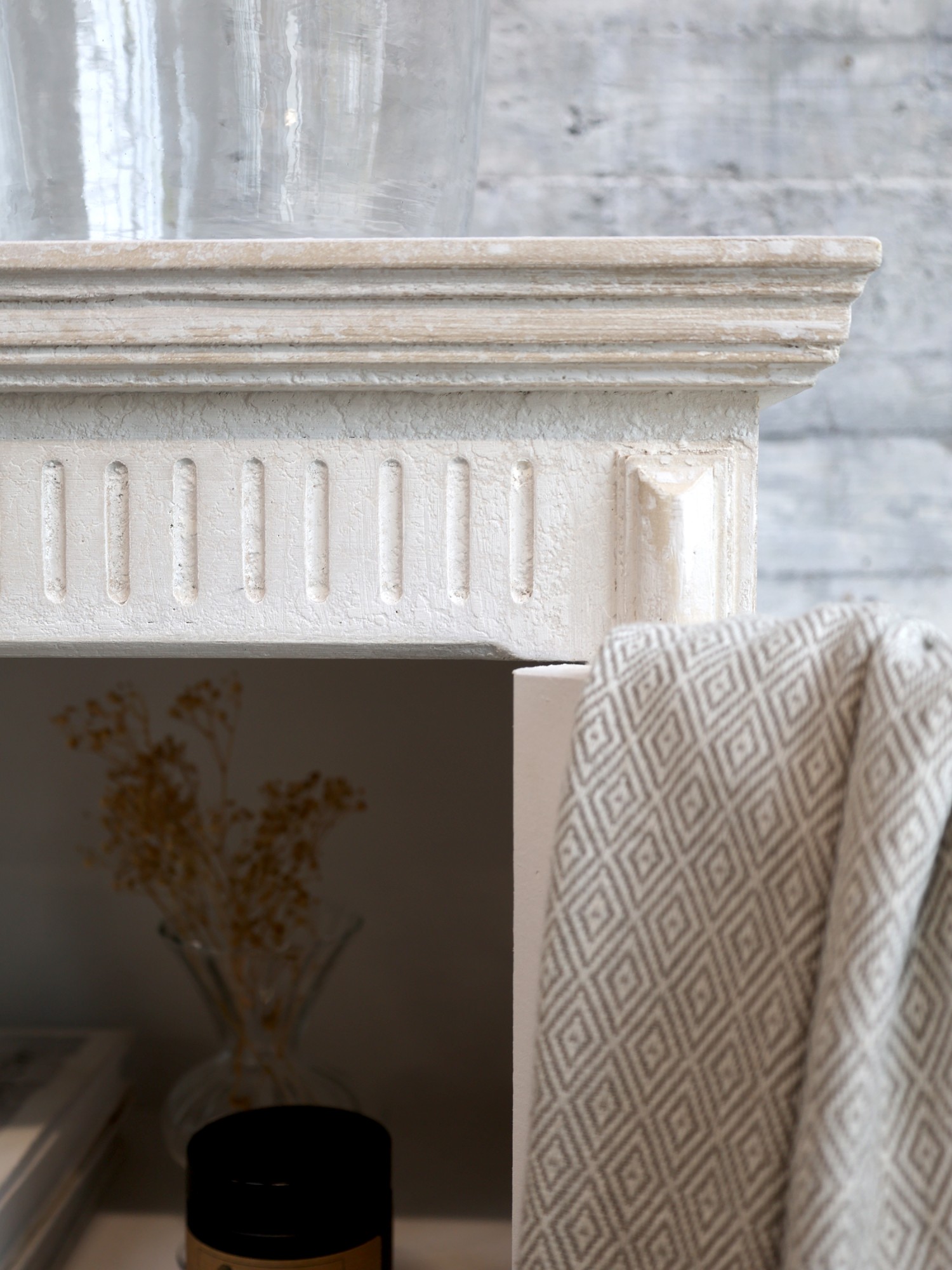 Vitrine im Shabbychic-Look aus Dänemark