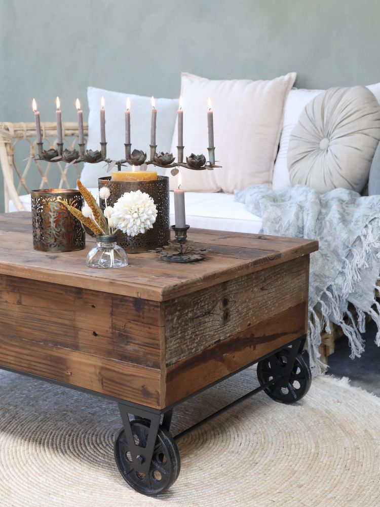 Couch-Sofatisch auf Rädern / Chic Antique