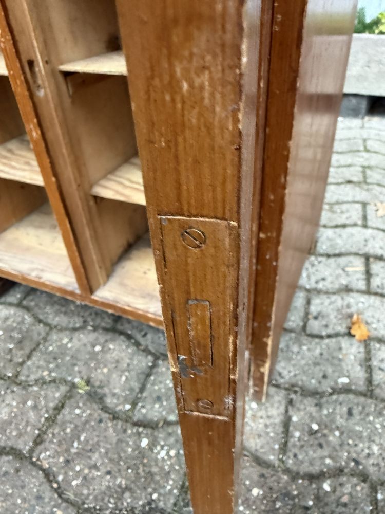 Kleines Schränkchen um 1920 – Weichholz