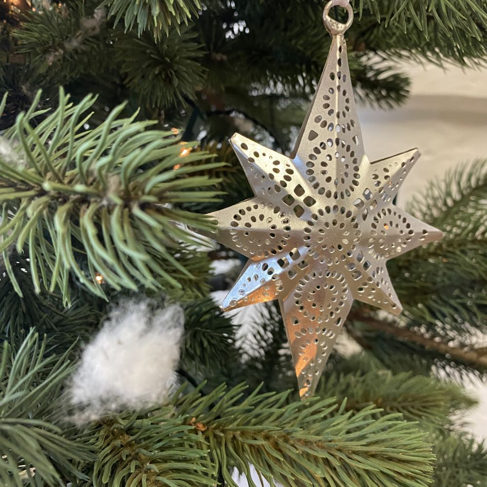 Weihnachtsbaumschmuck aus Metall / Stern durchbrochen von Hand gearbeitet