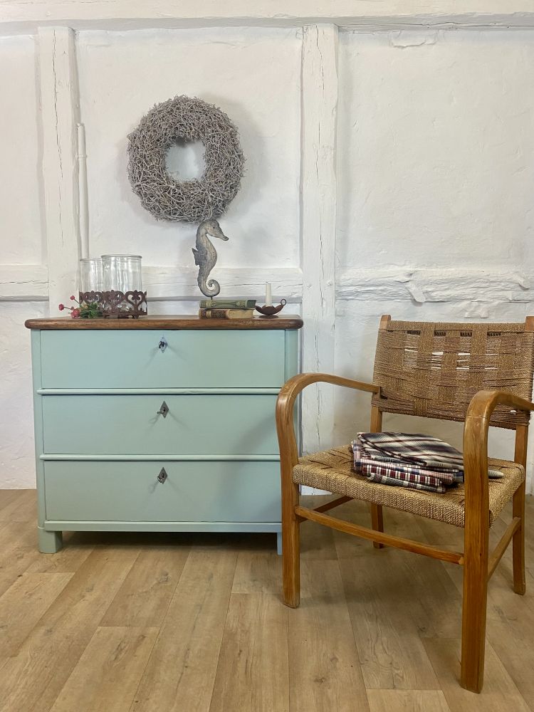 Kommode im Landhausstil  Toskanaoliv/ antik / Biedermeier