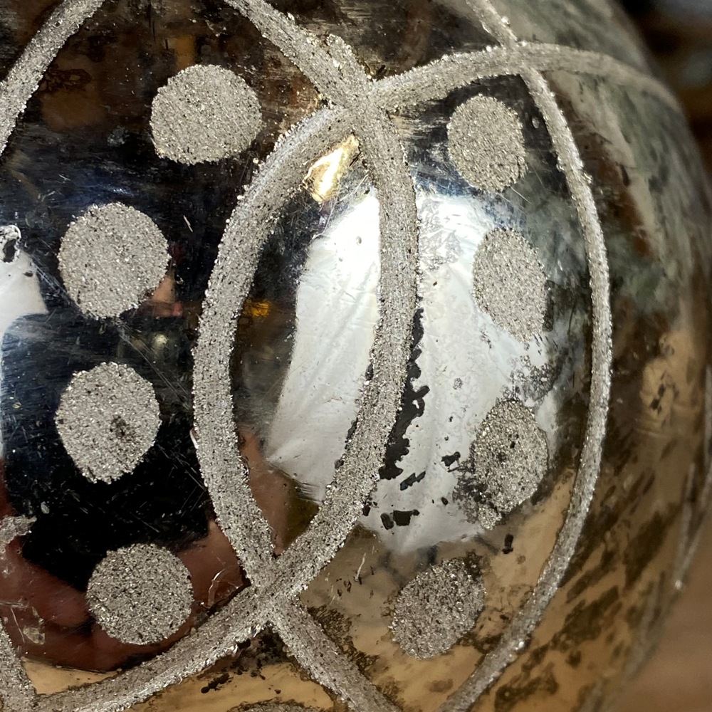 Weihnachtskugel antiksilber 10 cm