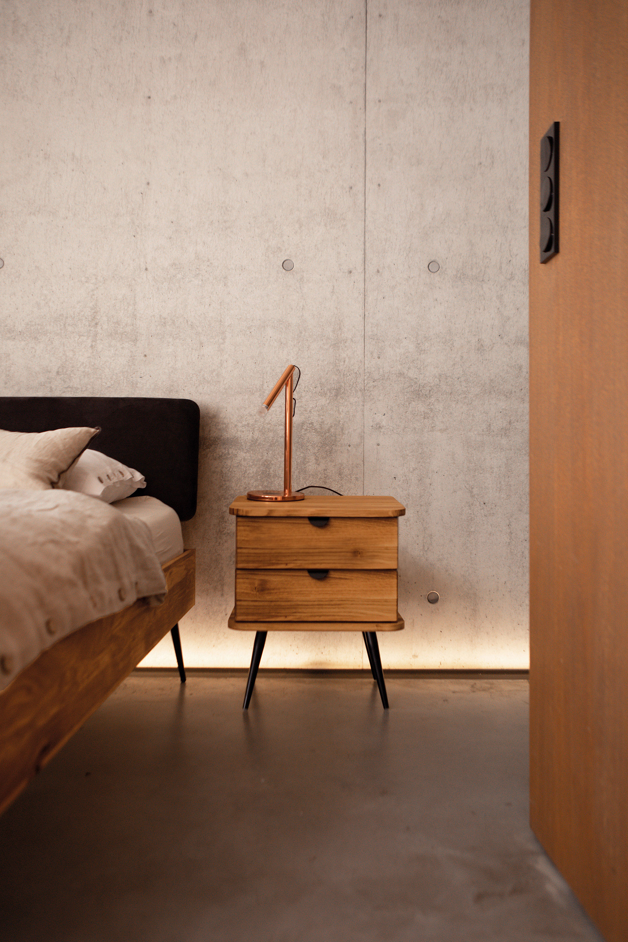 Nachtschrank mit 2 Schubladen / Kula 2805