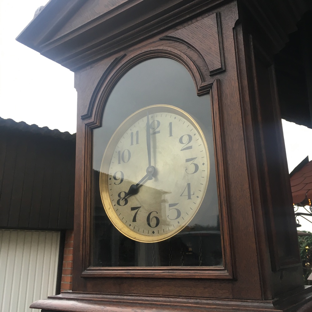 Standuhr aus Eiche um 1890