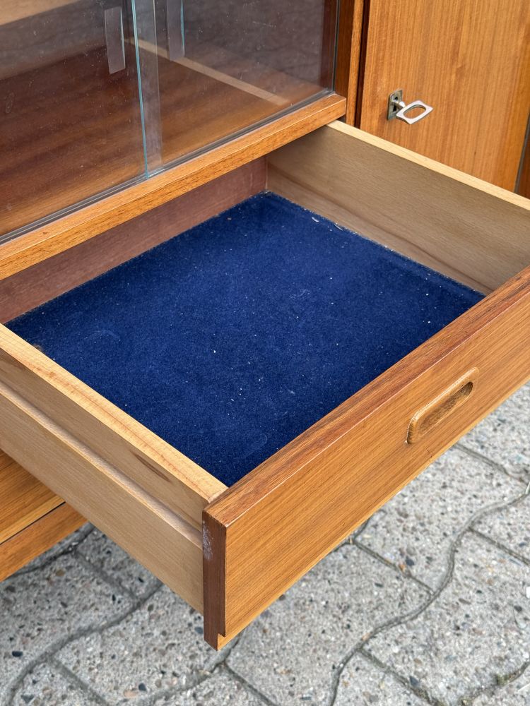 Sideboard „NUSSBAUM 1960“ – Mid Century Sideboard aus den 1960er Jahren