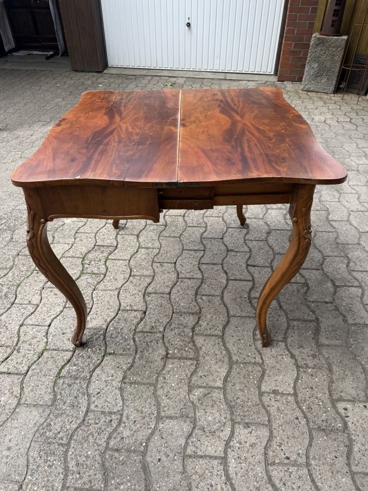 Antiker Spieltisch Louis Philippe um 1870 – Mahagoni, ausziehbar mit Klappplatte