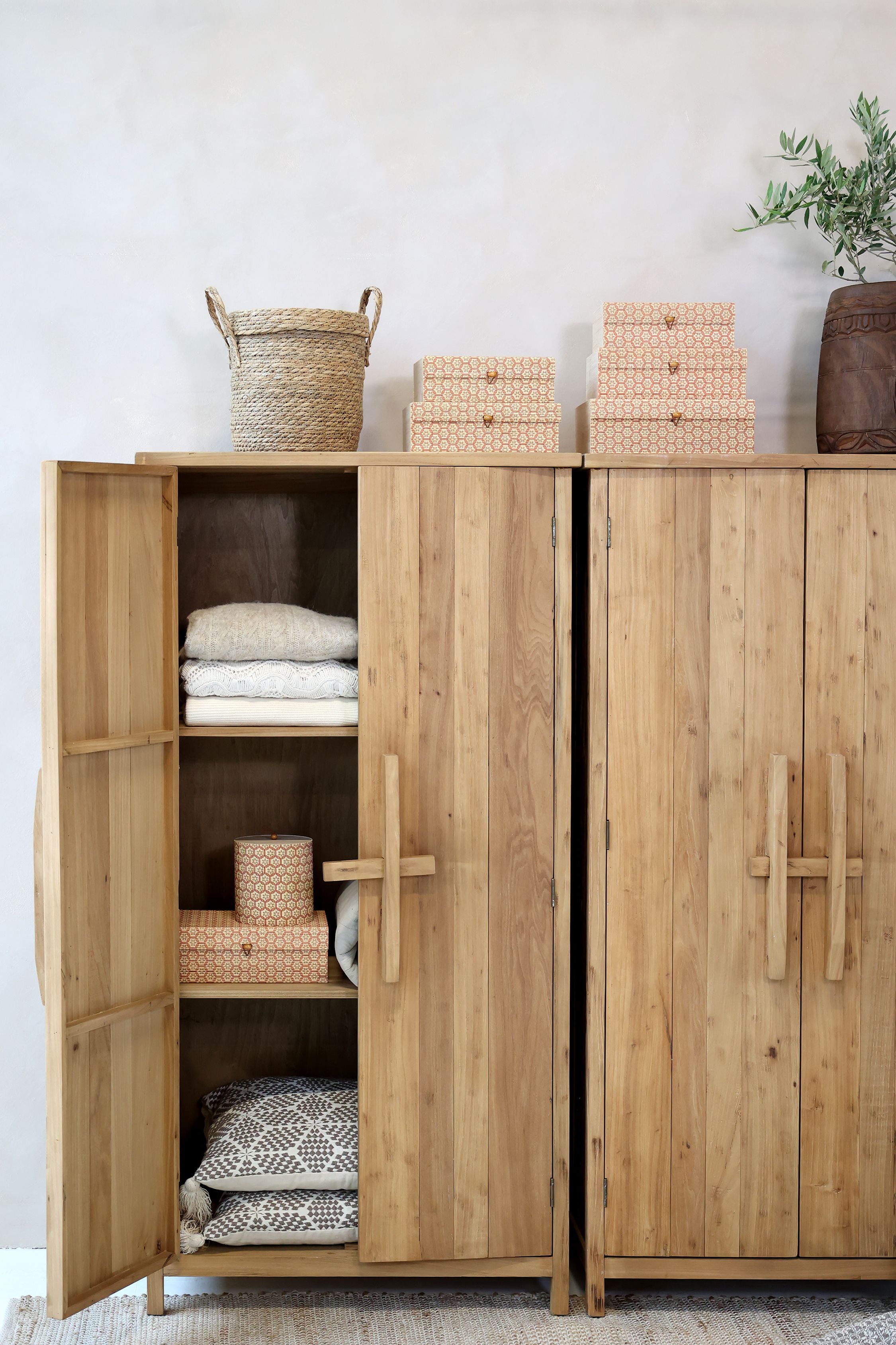 Chic Antique Schrank mit 2 Türen – Naturholz Ulme | Dänisches Design