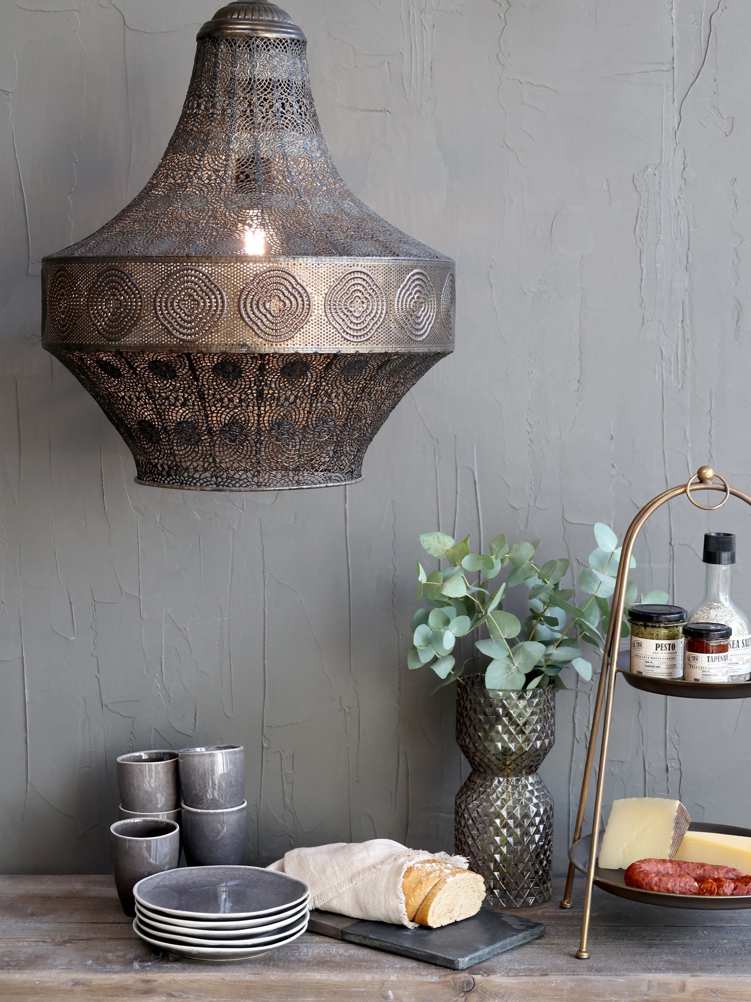 Deckenlampe aus Metall / Vire Lampe Alt m. Muster / Chic Antique