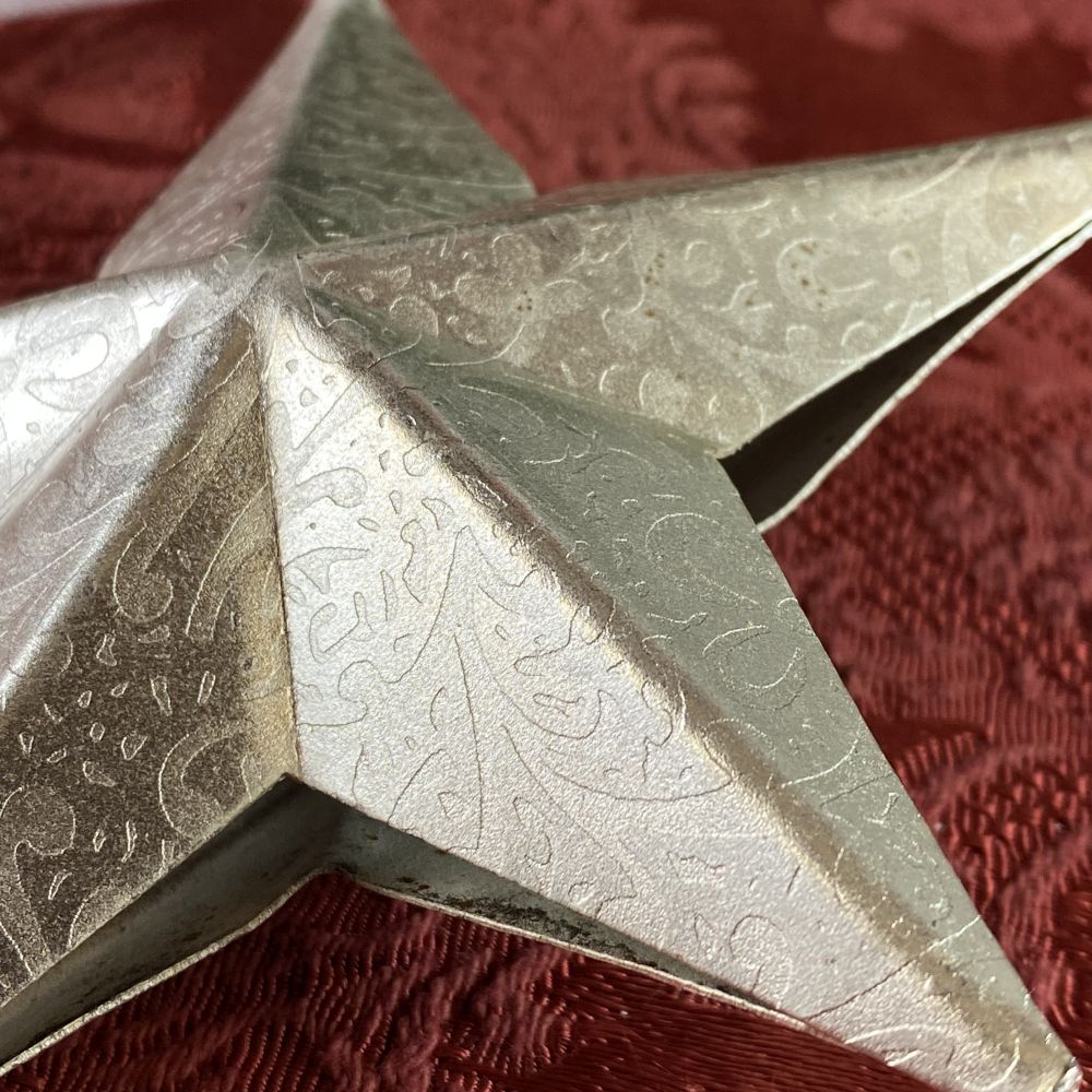 Weihnachtsbaumschmuck aus Metall / Stern geprägt / Handarbeit