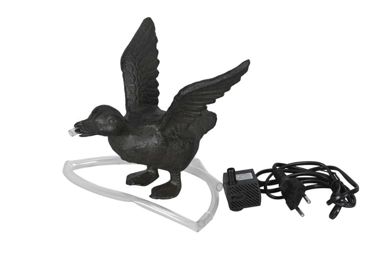 Flugente – Wasserspeier aus Gusseisen mit Pumpe