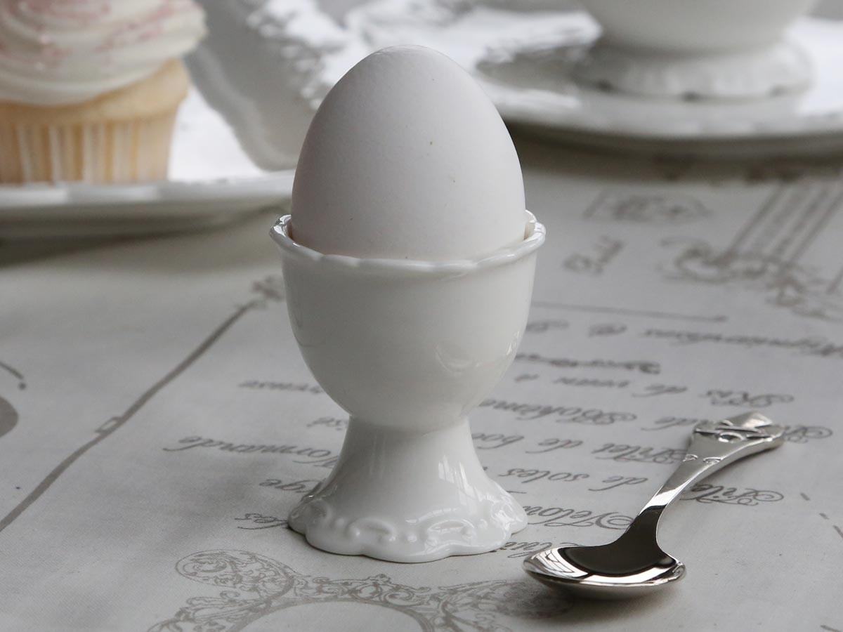 Eierbecher aus Porzellan weis