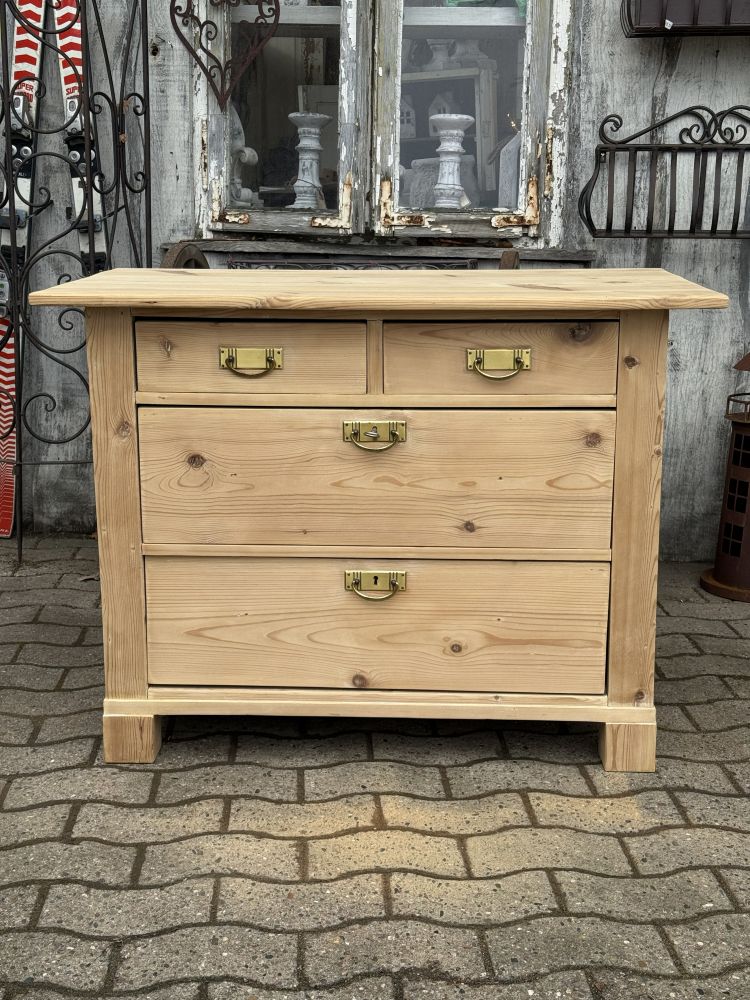 Antike Weichholz Kommode um 1920 / 1930