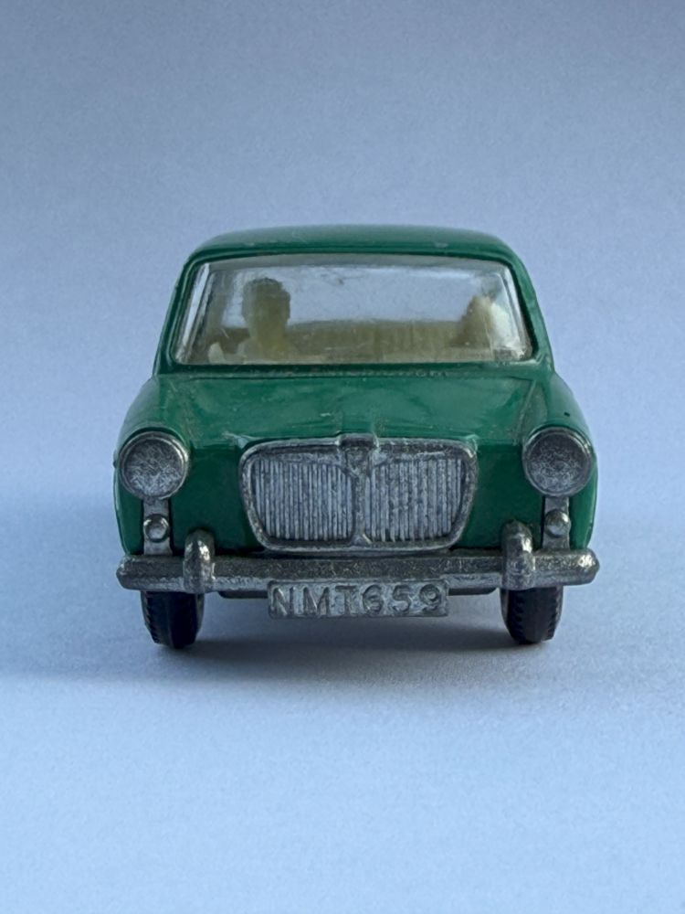MG1100 mit Fahrer und Hund Vintage Matchbox-Modellauto aus den 60er/70er Jahren