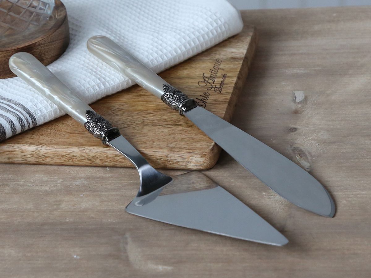 Linas Tortenheber & Kuchenmesser – Set von Chic Antique