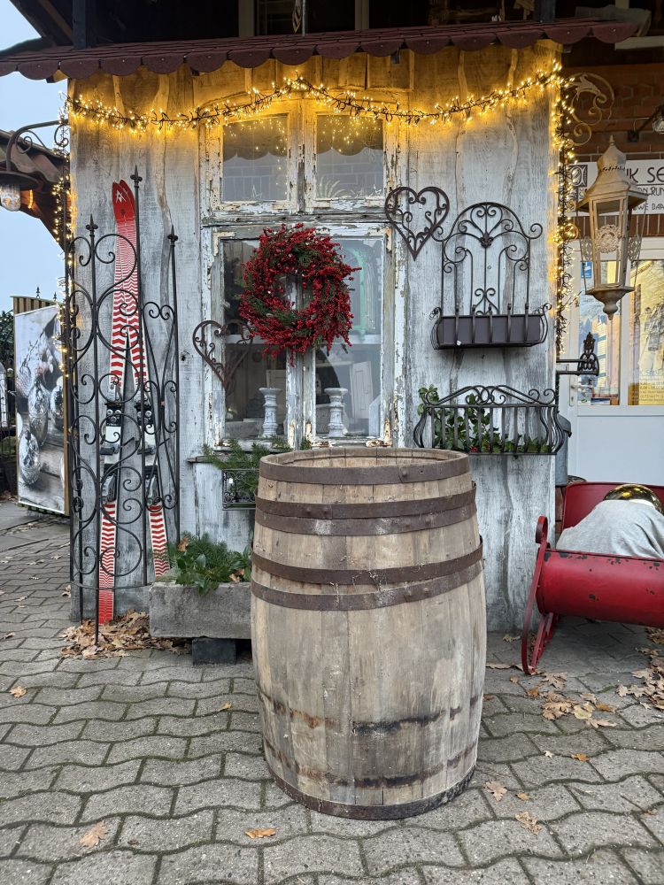 Antikes Holzfass „Kellergeist“ um 1900 – originales Fass mit Eisenringen