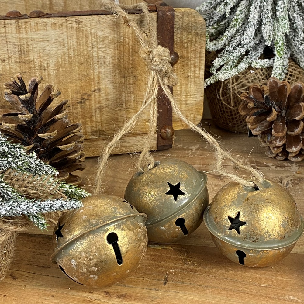 3 Glocken am Band / Zinkblech gold lackiert