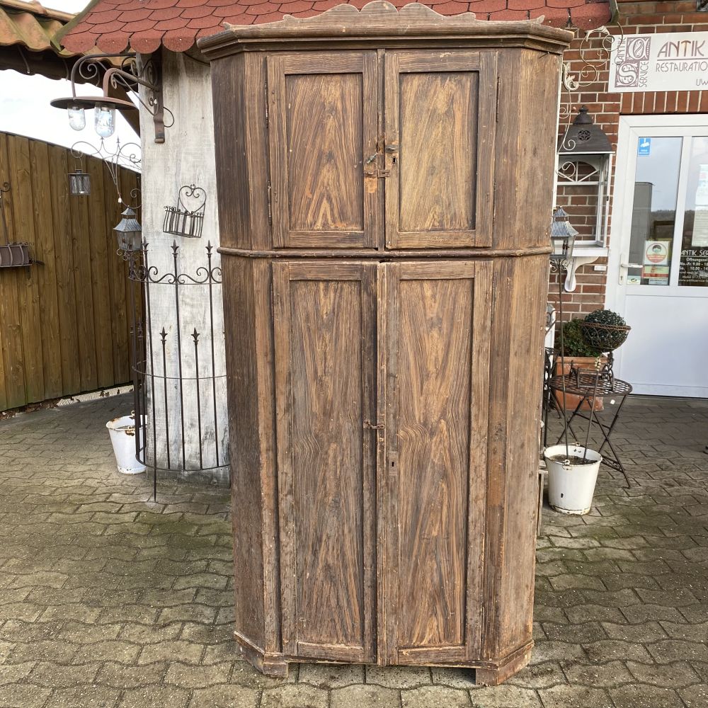 Eckschrank / antik / massivholz / unrestauriert