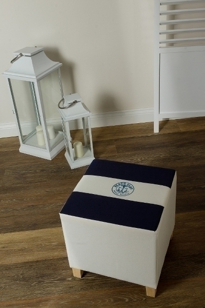 Hocker Liam, mit Stoffbezug