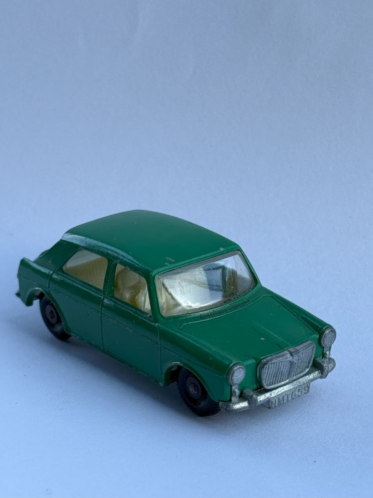 MG1100 mit Fahrer und Hund Vintage Matchbox-Modellauto aus den 60er/70er Jahren
