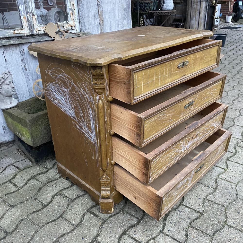 Kommode mit 4 Schubladen / antik / Massivholz