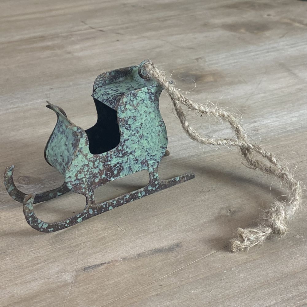 Weihnachtsbaumschmuck / Dekoschlitten aus Blech antik patiniert