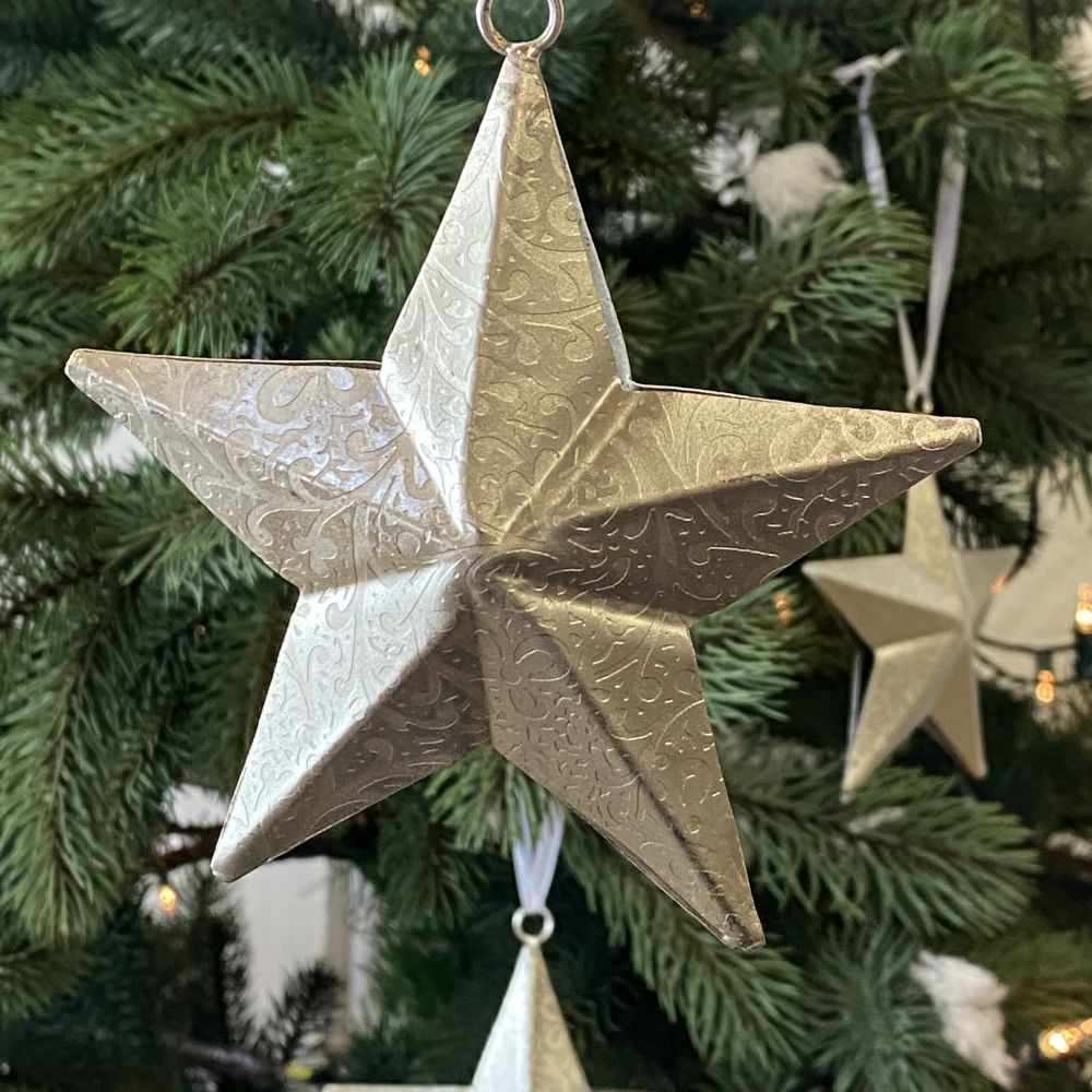 Weihnachtsbaumschmuck aus Metall / Stern geprägt / Handarbeit