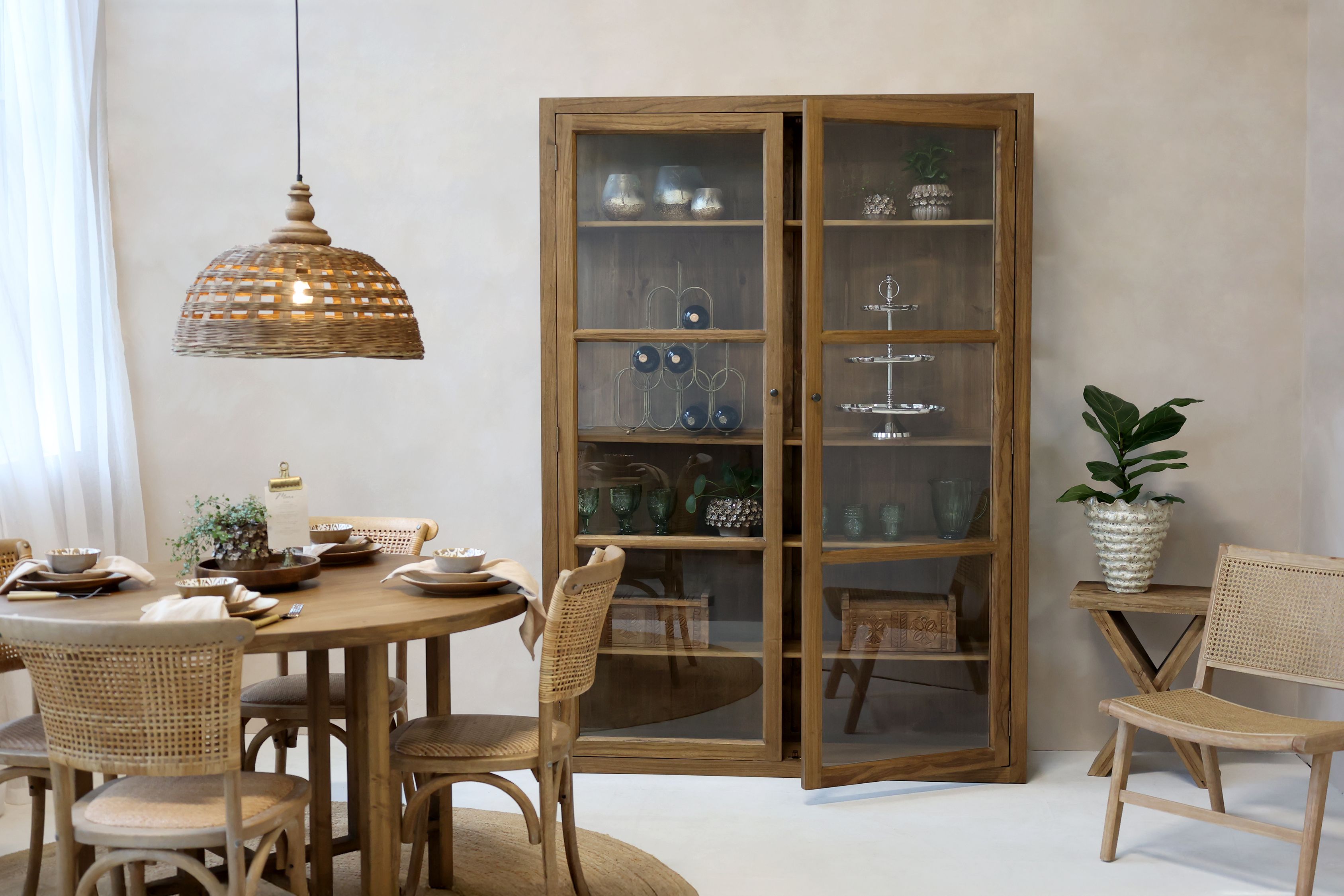 Marseille Vitrinenschrank – Chic Antique Dänemark, Ulmenholz Natur