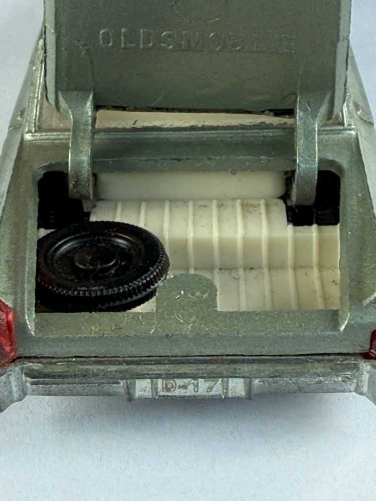 Oldsmobil Holiday Sports-Coupe Siku Modellauto – Metall, 60er/70er Jahre