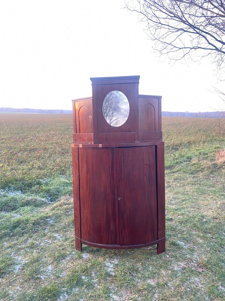 antiker Eckschrank / Biedermeier / Mahagoni -Eichenholz / unrestauriert