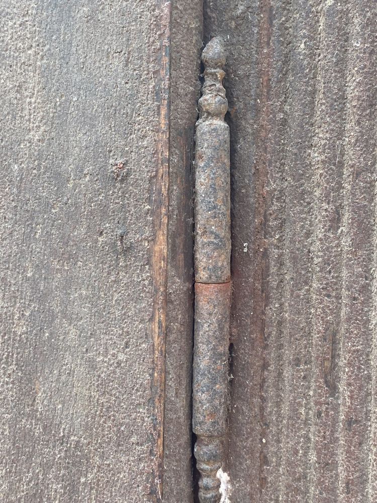 Eichenschrank / antik / unrestauriert / um 1800